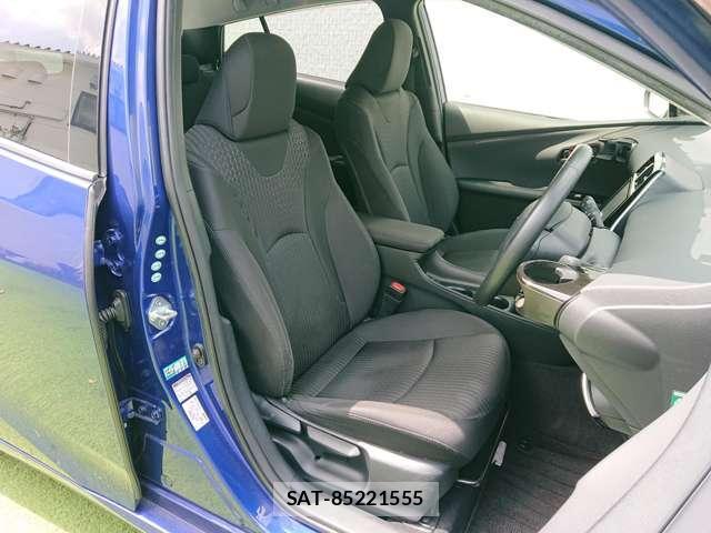 Toyota PRIUS 2015-12 8731187-12