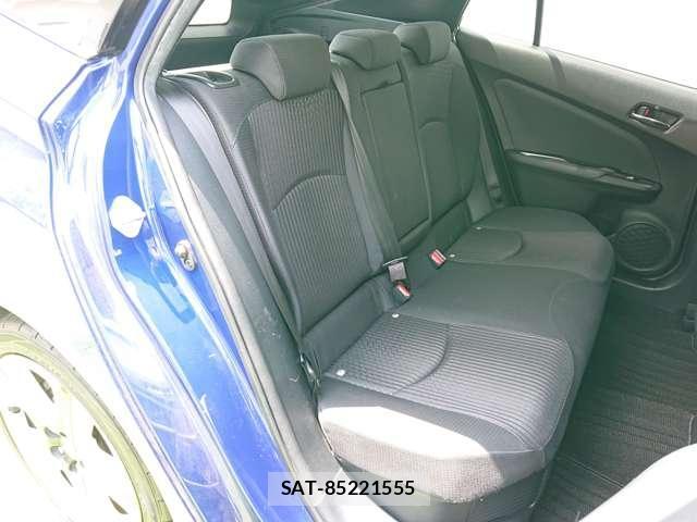 Toyota PRIUS 2015-12 8731187-13