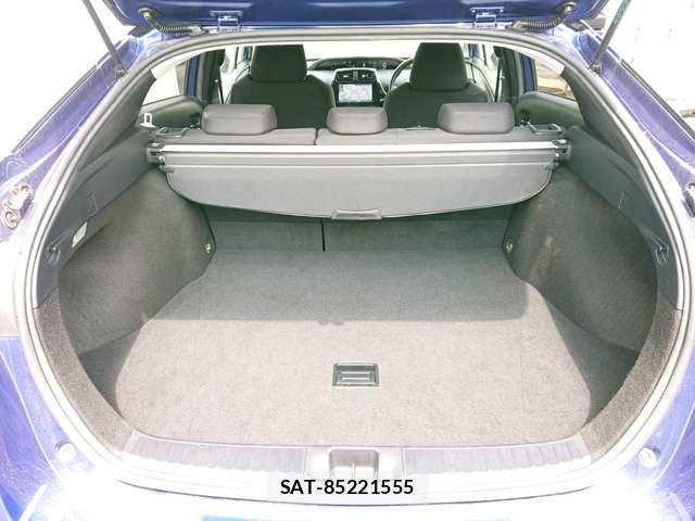 Toyota PRIUS 2015-12 8731187-14