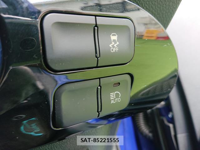 Toyota PRIUS 2015-12 8731187-18