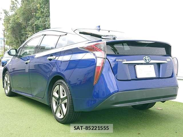 Toyota PRIUS 2015-12 8731187-3