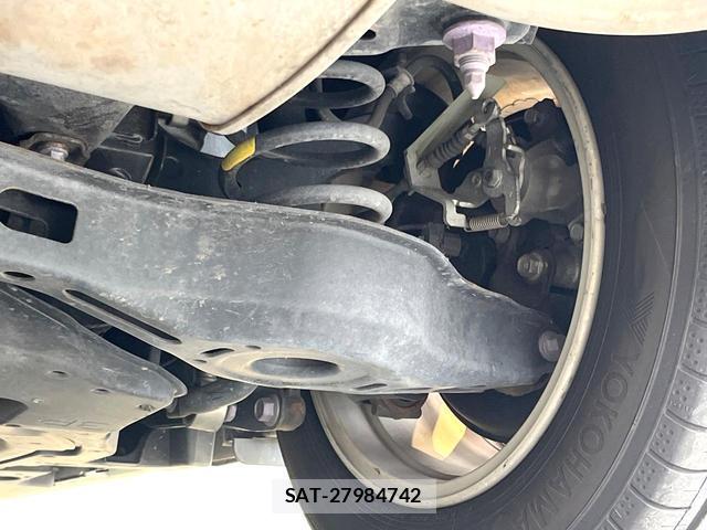Toyota PRIUS 2018-04 8731252-19