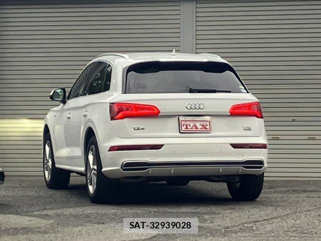 Audi Q5 2018-02 8728284-9