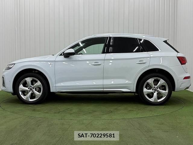 Audi Q5 2022-10 8728496-16