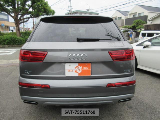 Audi Q7 2016-05 8727181-1