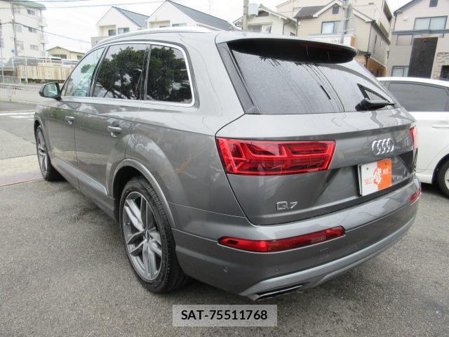 Audi Q7 2016-05 8727181-14