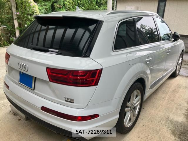 Audi Q7 2016-10 8727420-13