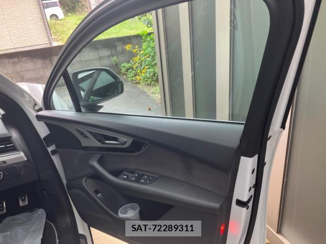 Audi Q7 2016-10 8727420-4