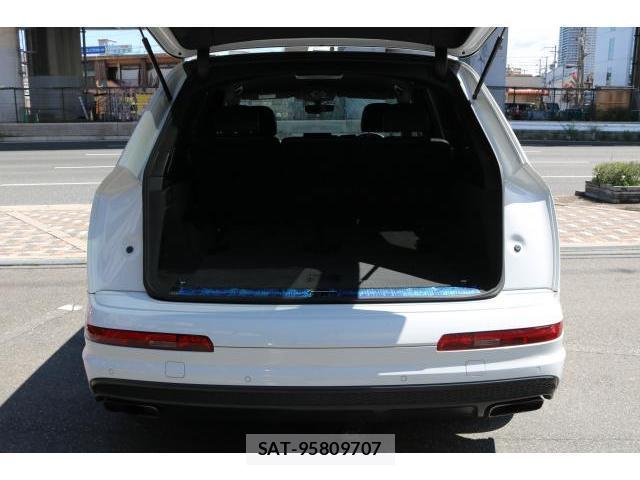Audi Q7 2017-02 8728452-11