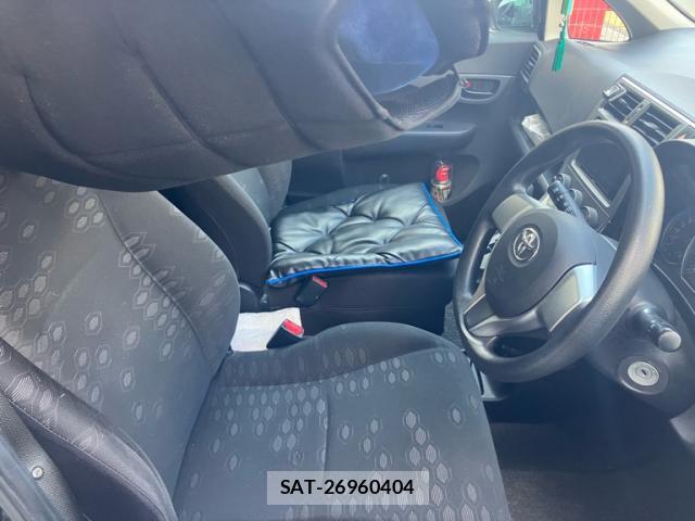 Toyota RACTIS 2011-03 8726156-3