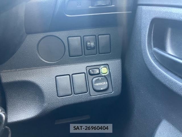 Toyota RACTIS 2011-03 8726156-9