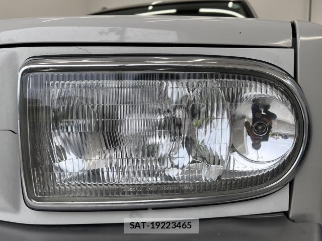 Nissan RASHEEN 1997-01 8728051-4