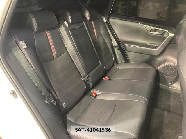 Toyota RAV4 PHV 2022-08 8728056-9