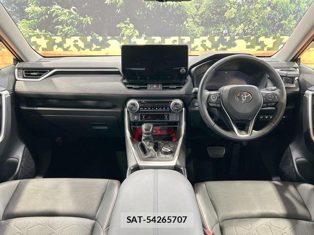 Toyota RAV4 2022-12 8725921-1