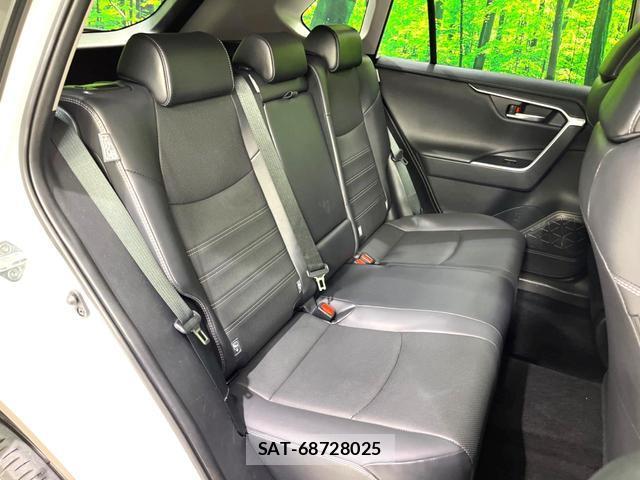 Toyota RAV4 2023-05 8726071-9