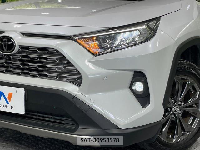 Toyota RAV4 2023-05 8726547-11