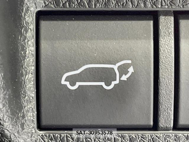 Toyota RAV4 2023-05 8726547-4