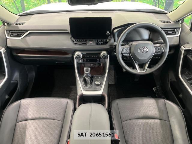 Toyota RAV4 2023-02 8727249-1