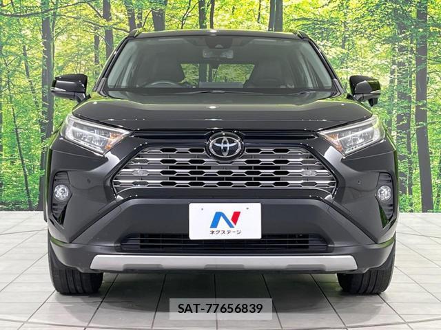 Toyota RAV4 2019-06 8728556-13