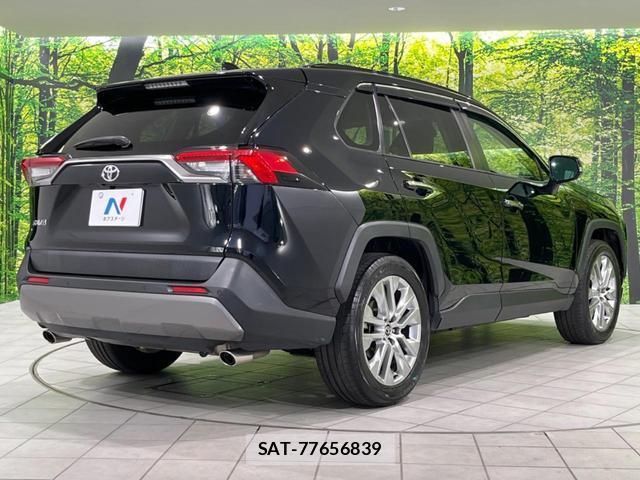 Toyota RAV4 2019-06 8728556-16