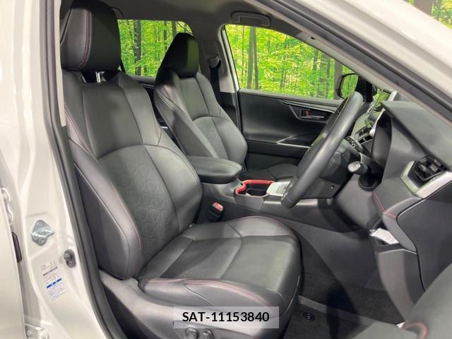 Toyota RAV4 2021-04 8728653-7