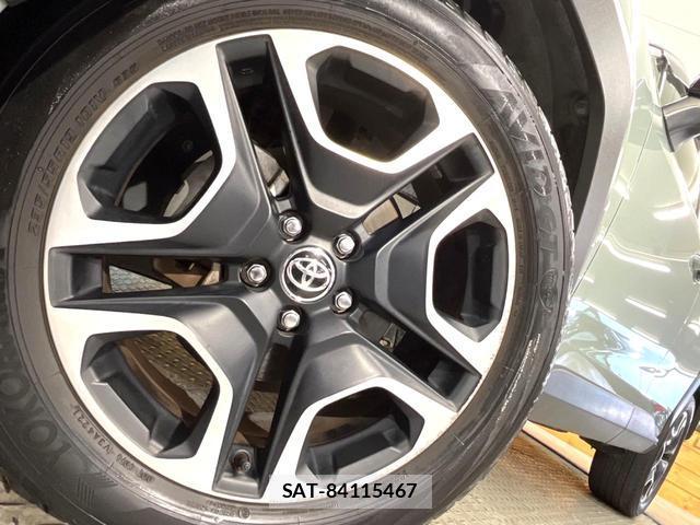 Toyota RAV4 2021-11 8728748-12