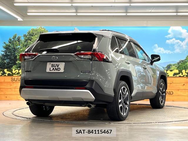 Toyota RAV4 2021-11 8728748-16