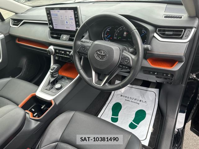 Toyota RAV4 2022-08 8729880-11