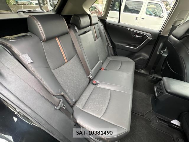 Toyota RAV4 2022-08 8729880-13