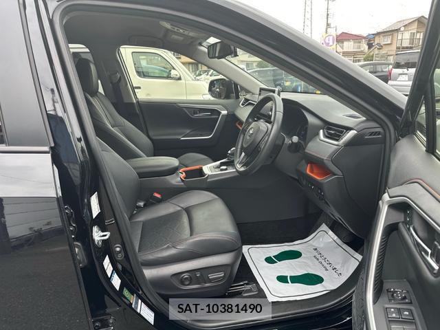 Toyota RAV4 2022-08 8729880-9