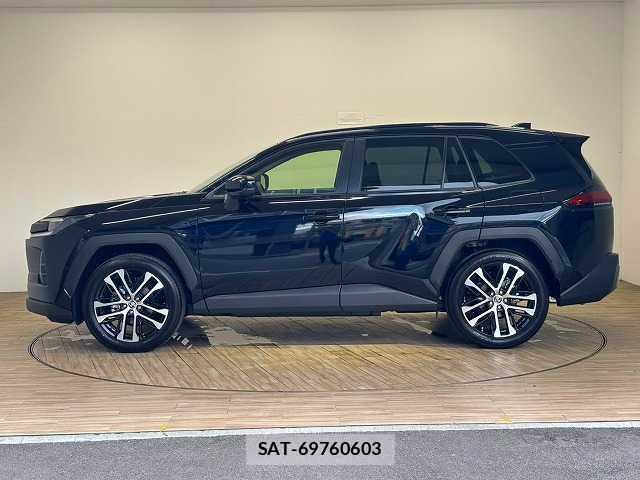 Toyota RAV4 2026-05 8731384-16