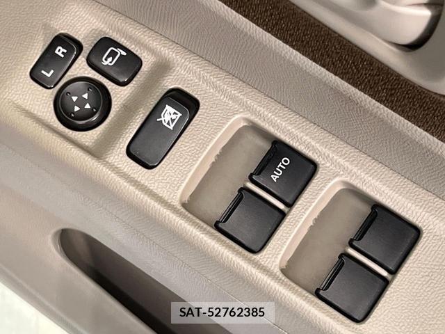 Nissan ROOX 2012-02 8725778-6