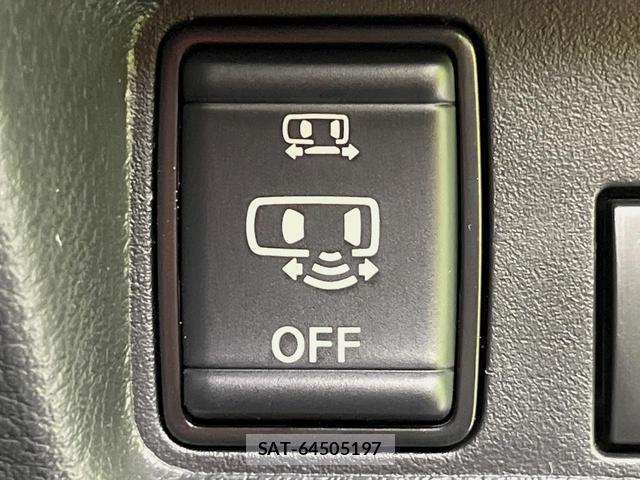 Nissan ROOX 2022-03 8725815-4