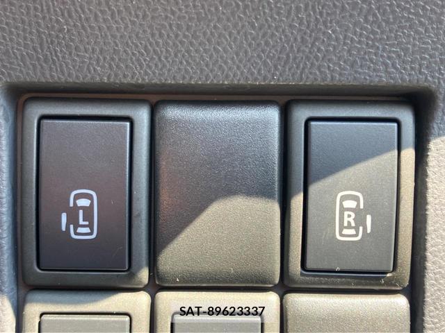 Nissan ROOX 2010-05 8726783-2