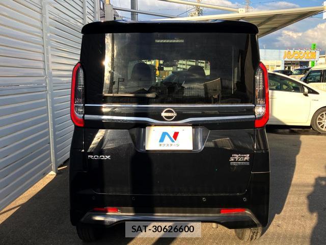 Nissan ROOX 2023-10 8727017-16
