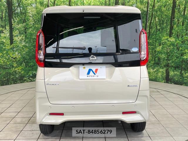 Nissan ROOX 2021-09 8727733-15