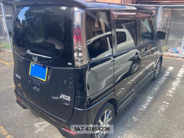 Nissan ROOX 2011-01 8727933-1