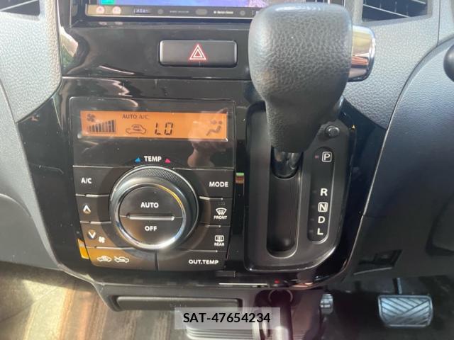 Nissan ROOX 2011-01 8727933-17