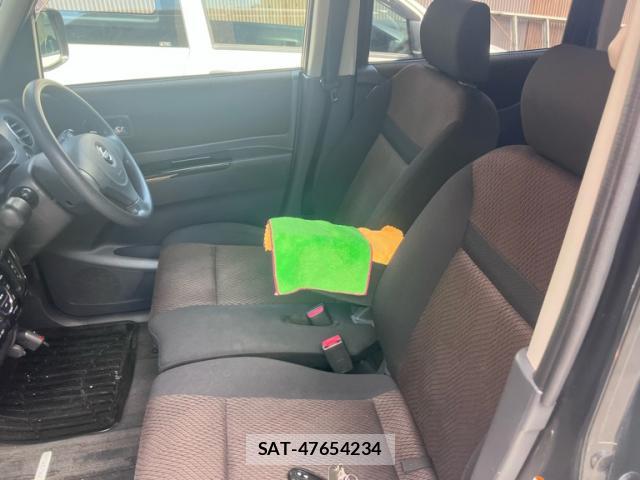 Nissan ROOX 2011-01 8727933-6