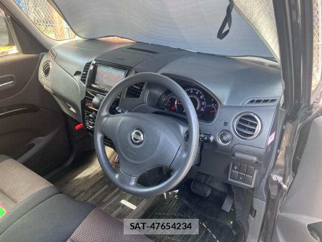 Nissan ROOX 2011-01 8727933-7