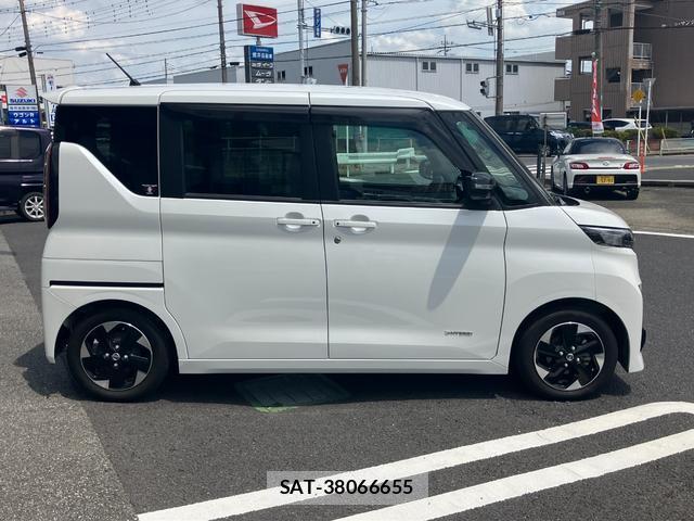 Nissan ROOX 2022-03 8728467-3