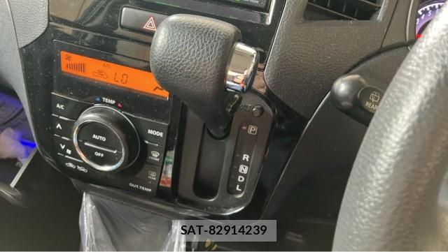 Nissan ROOX 2011-06 8729601-14