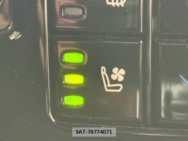Lexus RX 2023-02 8731378-7