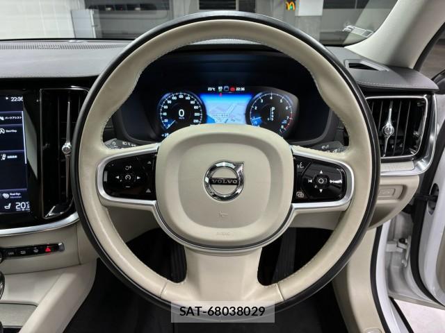 Volvo S60 2021-05 8727925-11