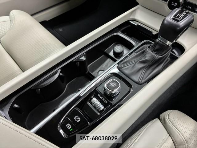 Volvo S60 2021-05 8727925-12