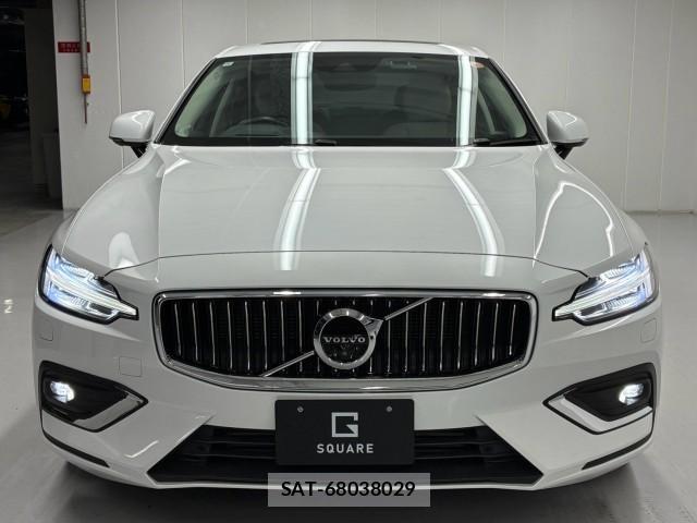 Volvo S60 2021-05 8727925-16
