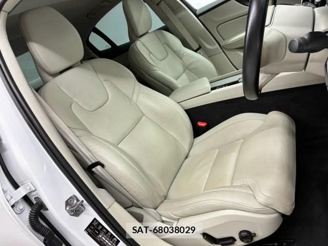 Volvo S60 2021-05 8727925-4
