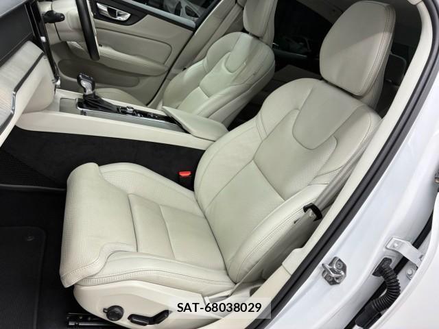 Volvo S60 2021-05 8727925-5