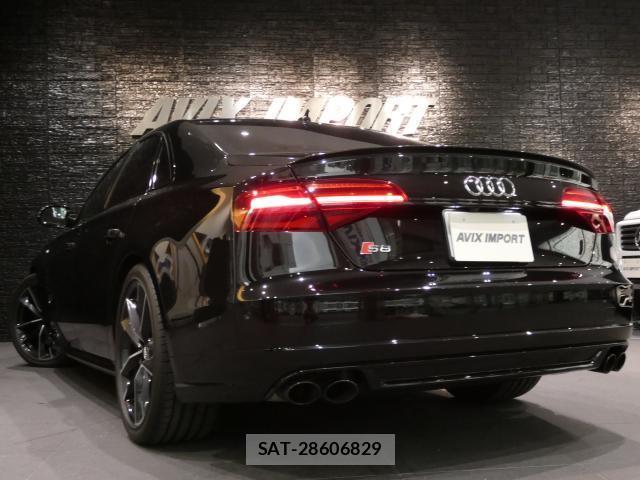 Audi S8 2017-02 8728626-1