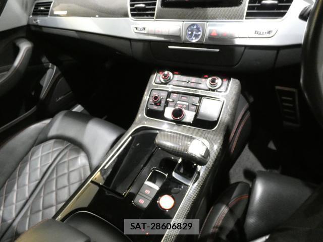 Audi S8 2017-02 8728626-12